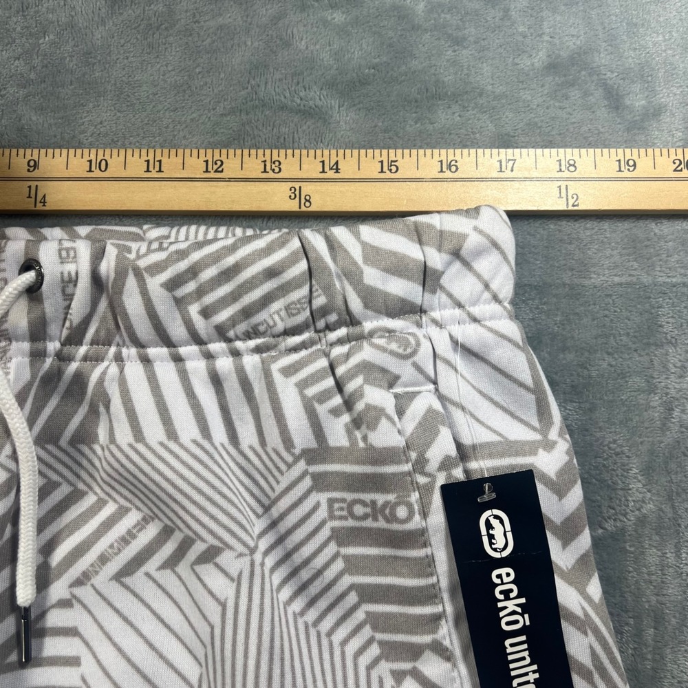 Ecko Unltd Men Fleece Cargo Shorts White Grey Geometric Take Flight Large NWT - Picture 3 of 10